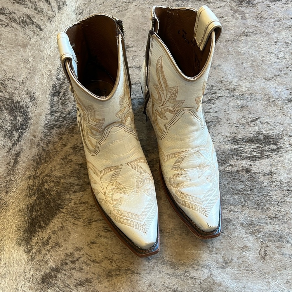 Women’s circle g cowboy boots